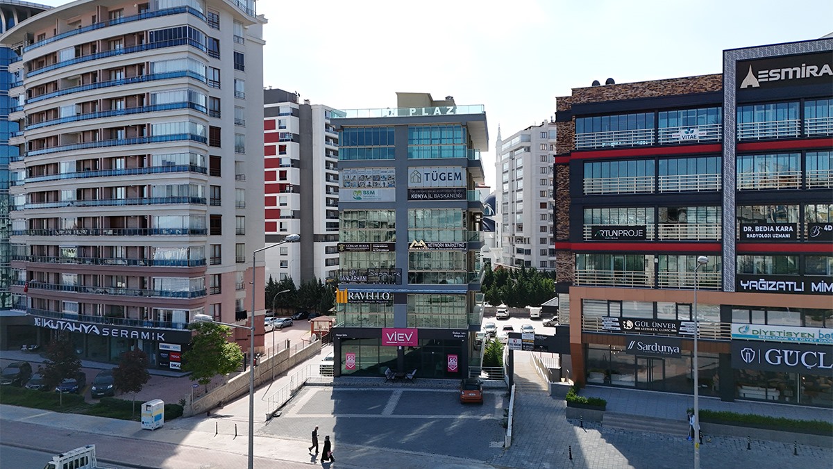 Anıt Plaza